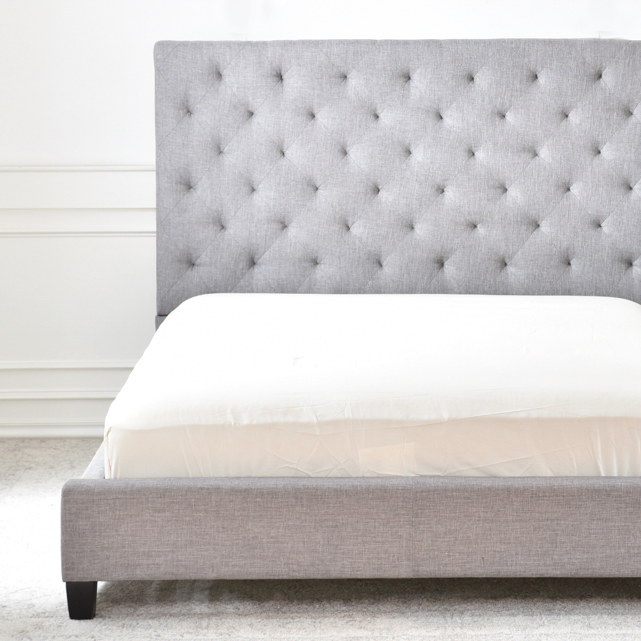 Making a Perfectly Styled Bed You know those people that say that making their bed first thing in the morning changes your life?! Well, it's true! And what better way to get motivated to change your life than life-changing bedding? This fun animation is part of a how-to video series I created to help people be less intimated in finding their personal home decor style. 