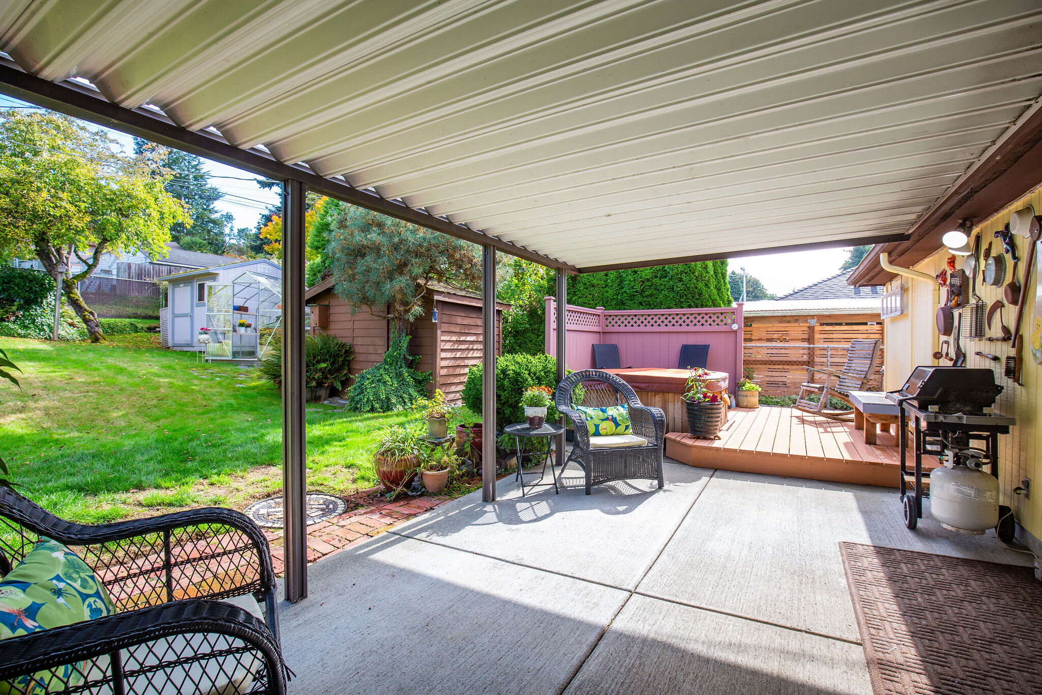  Outside on the covered patio with lots of room to bbq and entertain. 