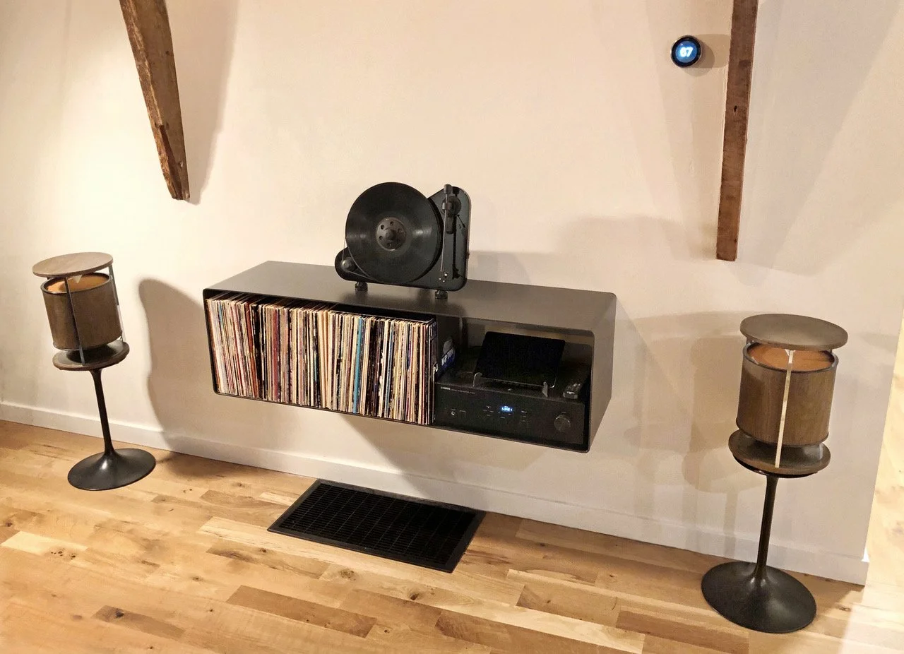  All hooked up. Vertical turntable with 70s Zenith Circle of Sound speakers and Bose 901 tulip bases. 