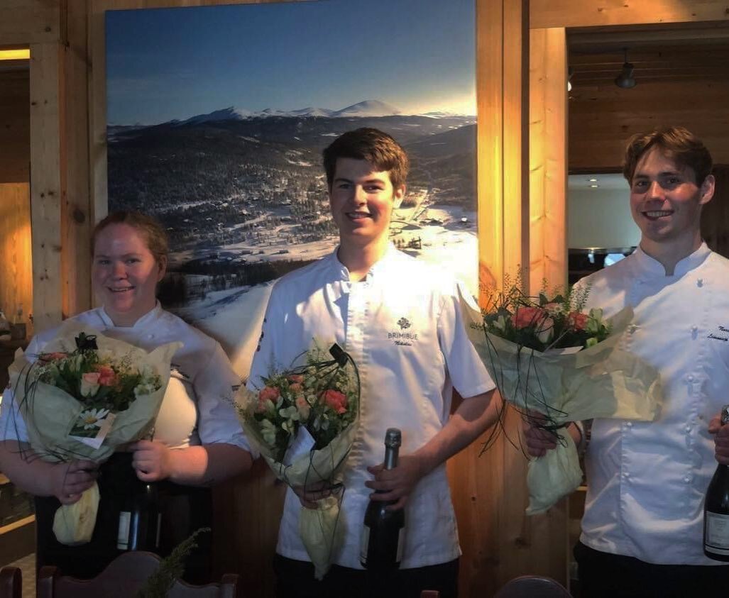 TRIPPEL HURRA for desse tre som alle fekk MEGET GODT BEST&Aring;TT fagpr&oslash;ve i dag!
Elise fr&aring; Bessheim Fjellstue 
Nikolai fr&aring; BrimiBue
Norvald fr&aring; Lemonsj&oslash; Fjellstue og Hyttegrend
Vi er veldig, veldig stolte!🥇🥇🥇