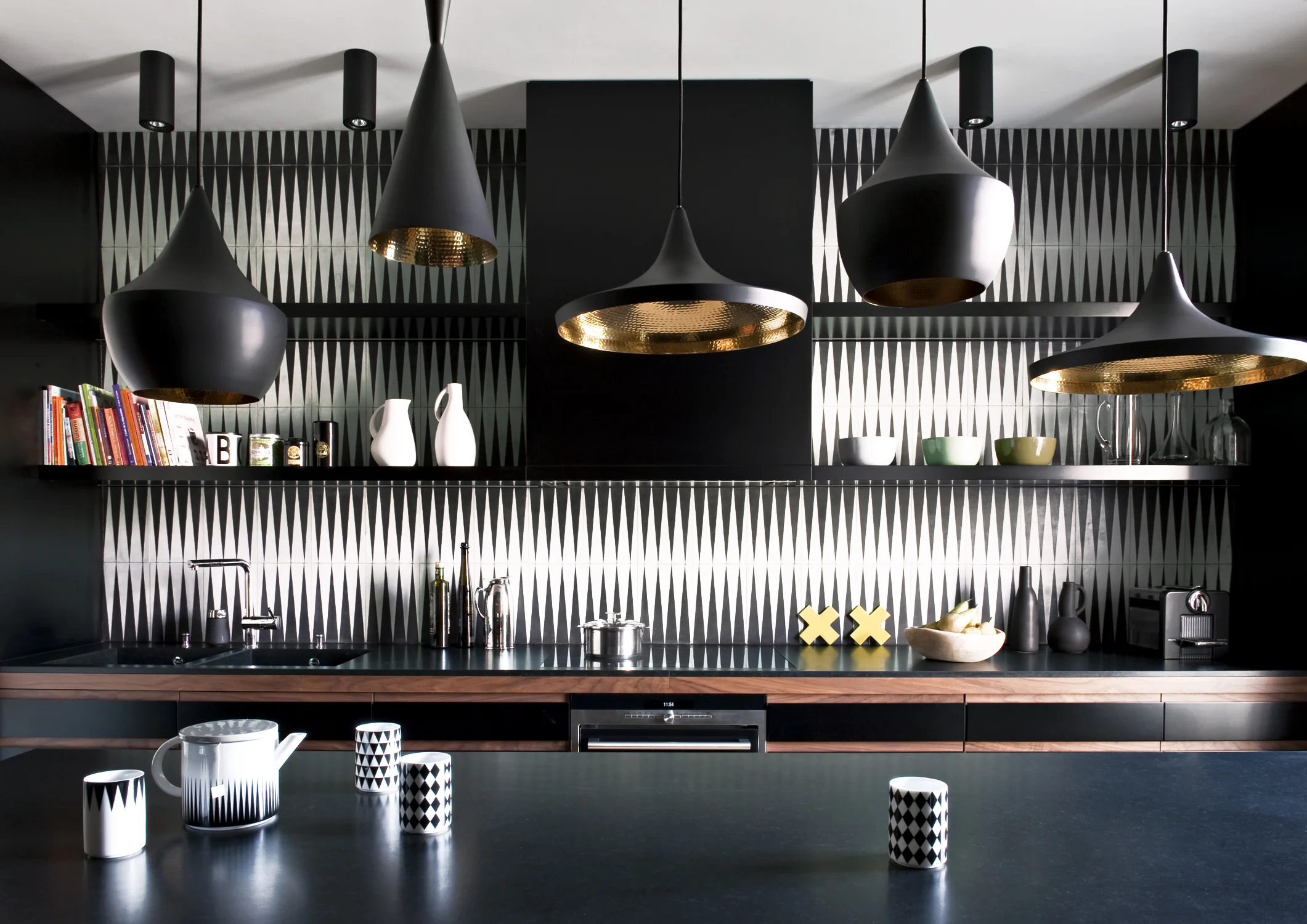 backgammon-kohl-milk-kitchen-backsplash-copyright-nicolas-matheus_RT.jpg