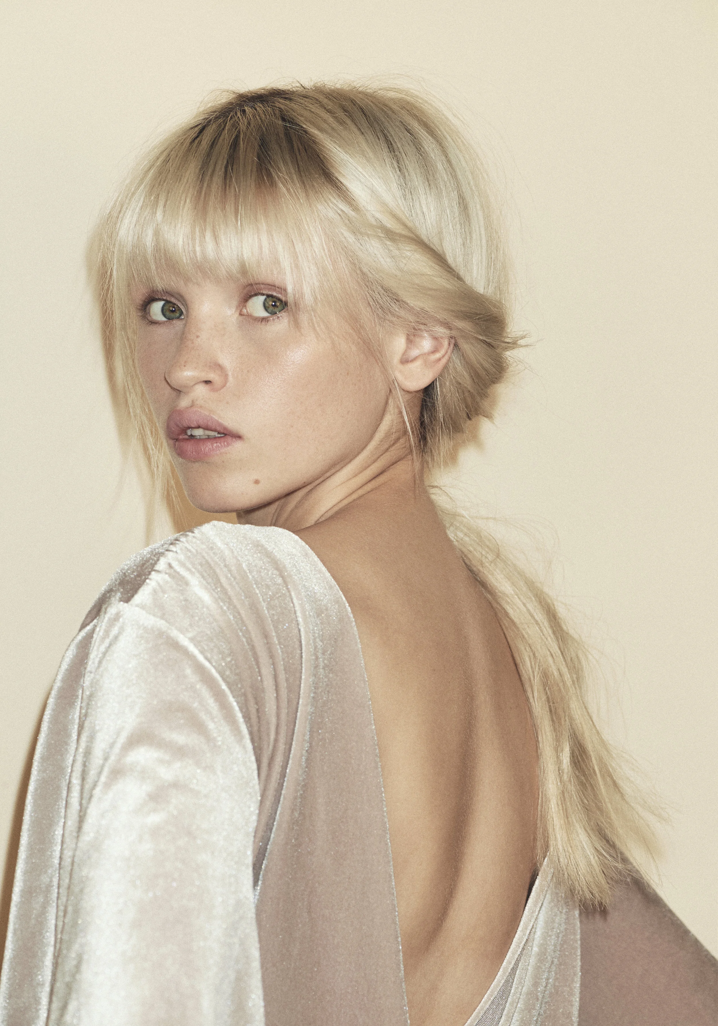 STELLA_BEAUTY_TWIST_SHOT_02_064 copy.jpg