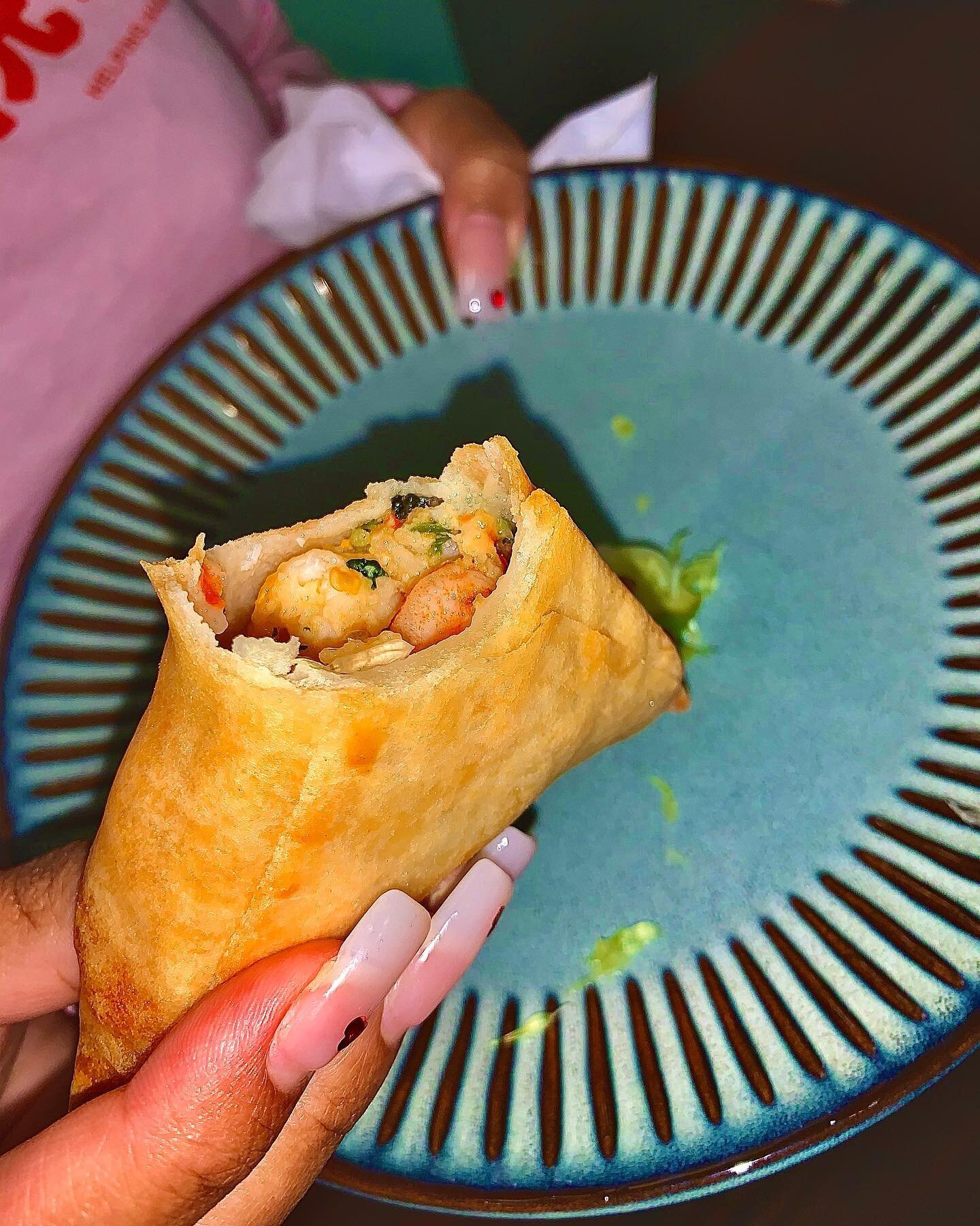 Sometimes staged shots don't give cuisine proper emotion. 

So here's a shot in our own home. We eat the Samosas just as much as y'all 🤣🤣. 

Select Shrimp Spicy for the win 😍🏁