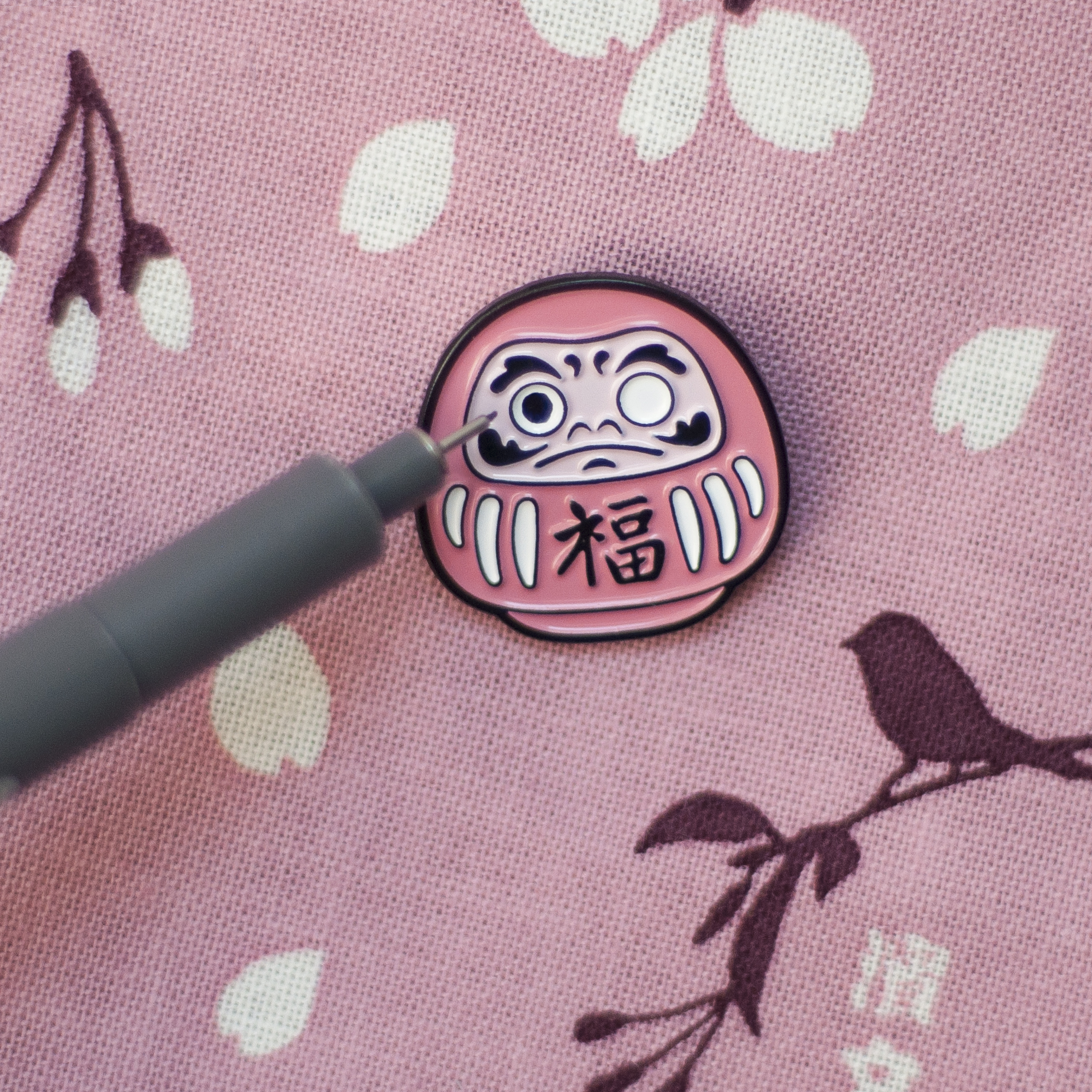 daruma-pink-detail.jpg