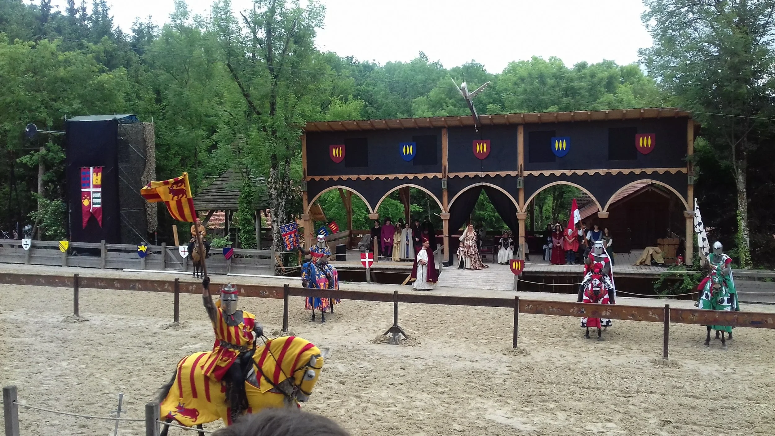 Μία ημέρα στο μεσαιωνικό φεστιβάλ "Les Grandes Medievales"