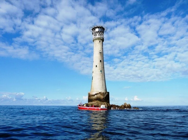 Photo credit here https://www.flickr.com/photos/islesofscilly/8264114574/