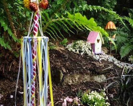 Γαϊτανάκι ή maypole, το χορευτικό παιχνίδισμα των συμβολισμών και των μύθων μέχρι τη σύγχρονη εποχή