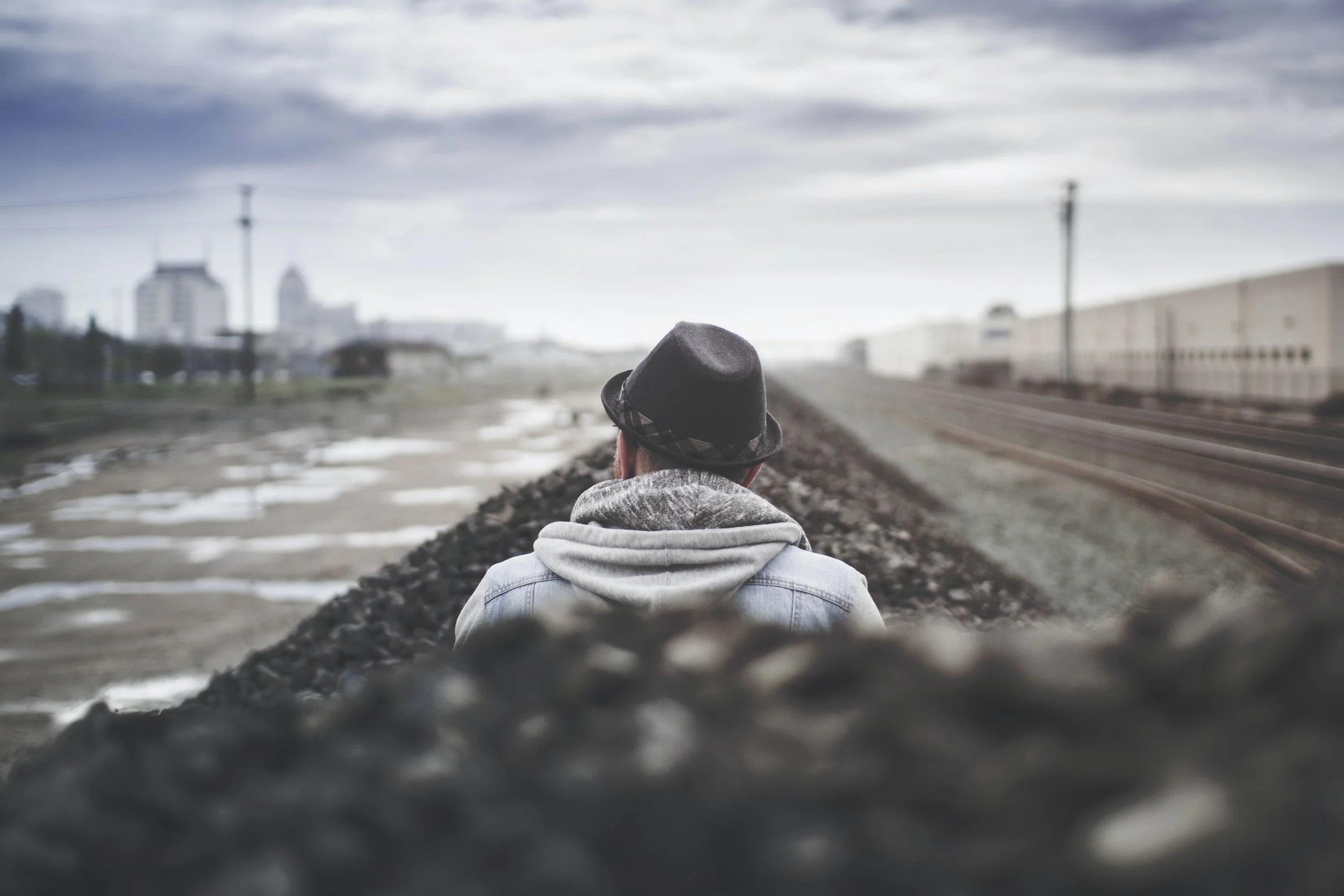 🚀 Goffman’s Stigma Theory: How Society Labels & Rejects People