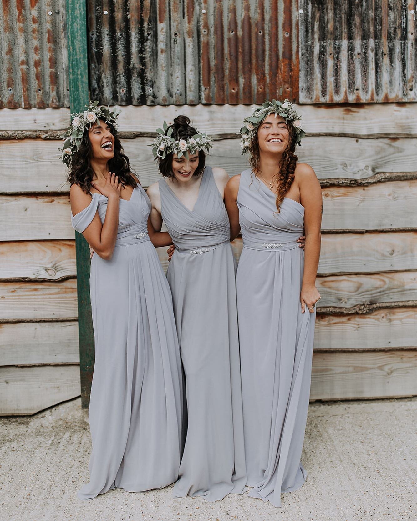 🙌🏻 how gorgeous do these ladies look!😍 I love this colour dress on them. Hair by me 💁🏼&zwj;♀️ Photo by @westlakephotography makeup by @charleehulbertmua flowers by @edenweddingdesign for a bohemian styled shoot for @wed2b at @huntsmillfarmweddin