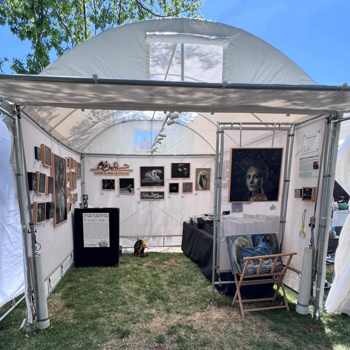 Final day of Stockley gardens!! Come by and find me at booth B-45! 12-5 pm
@hopehousefoundation 

#artshow #stockleygardens #scratchboardartist #vaarts