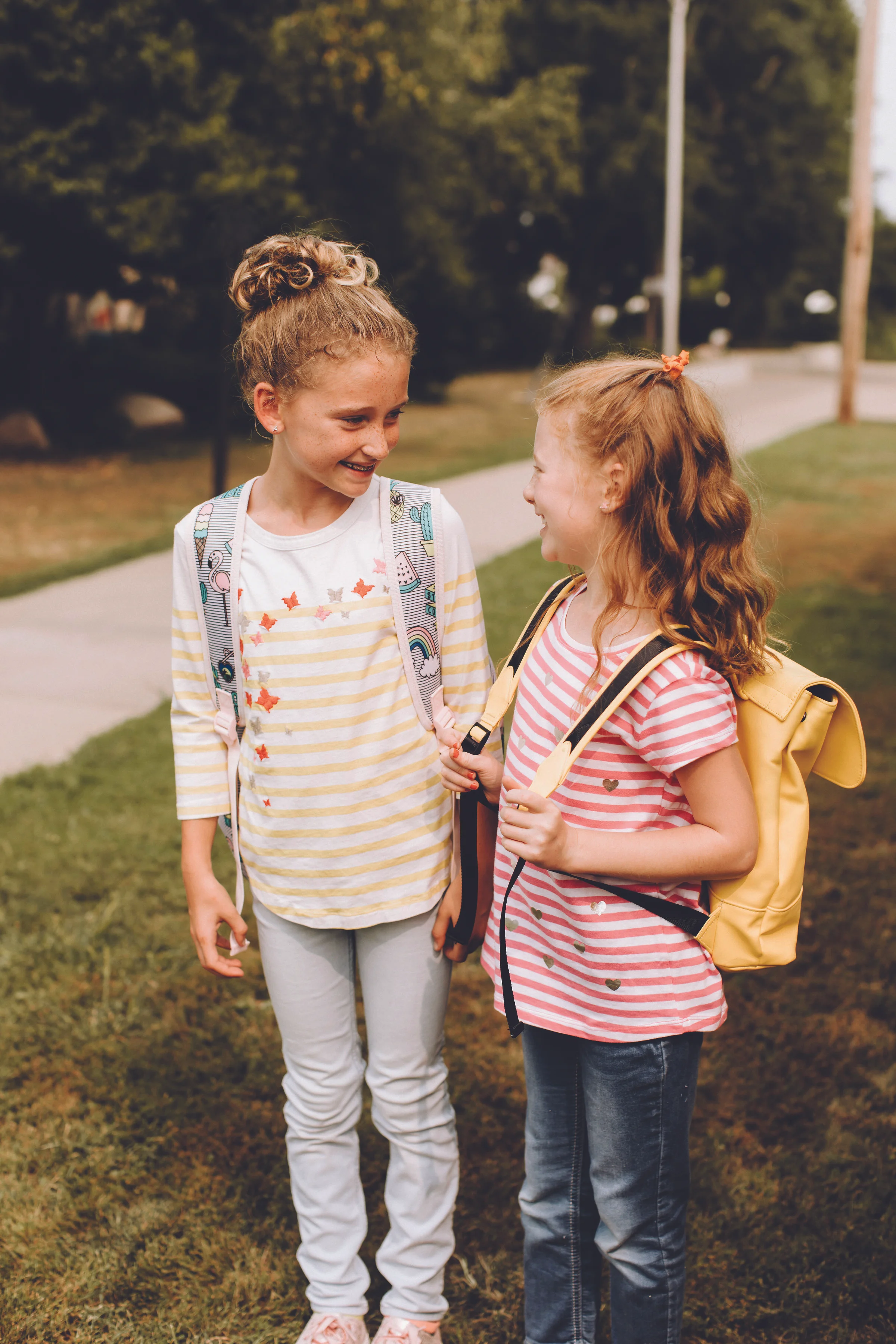 WalkingOutside_Students_02.jpg