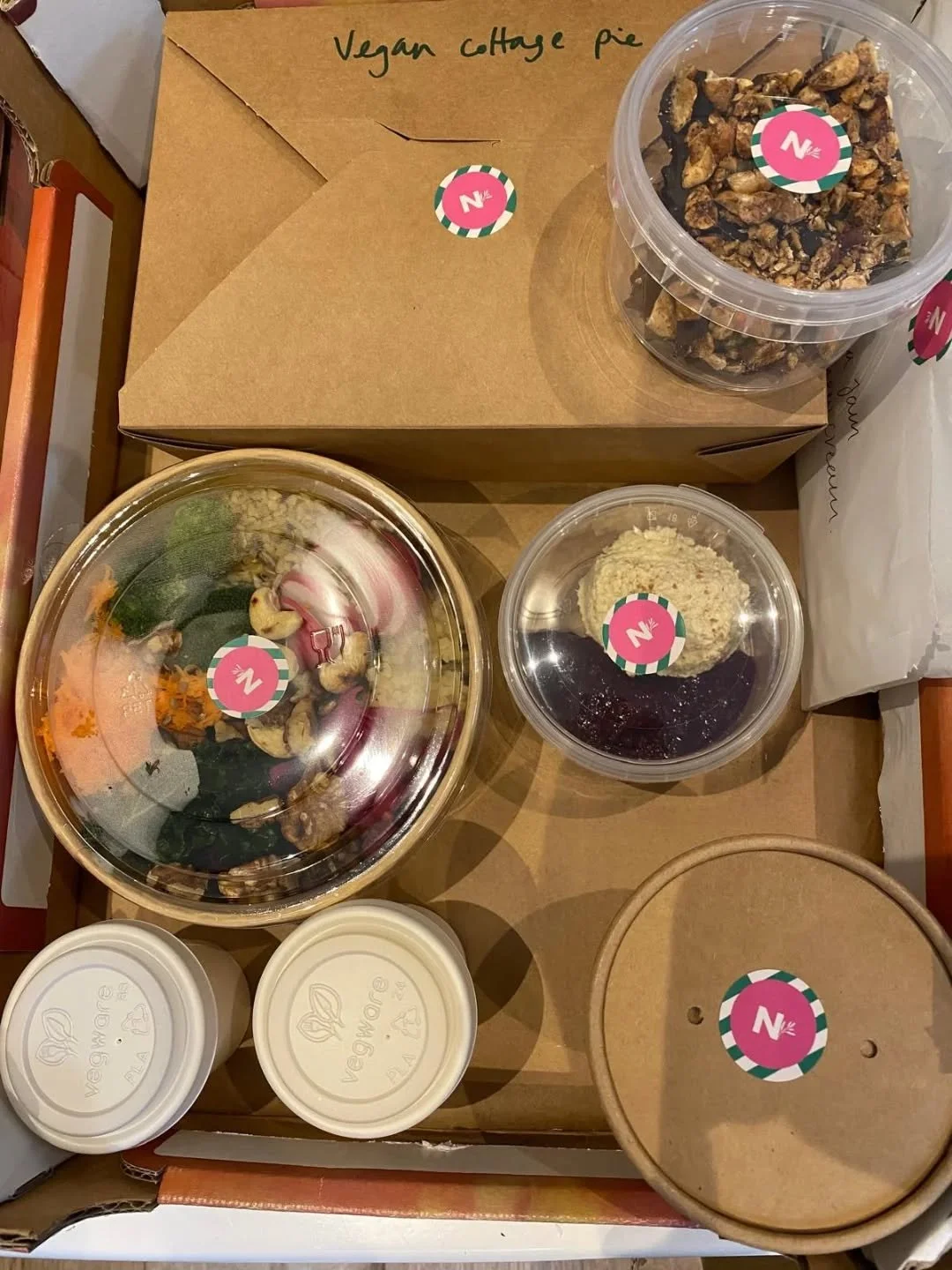 Could either of us imagined so much fun in a kitchen as work!

Honestly this nourish package has been joy from start to finish 🙌 

The final boxes are packed up with all the meals for tomorrow, ready for delivery.

We worked out today alone supplies