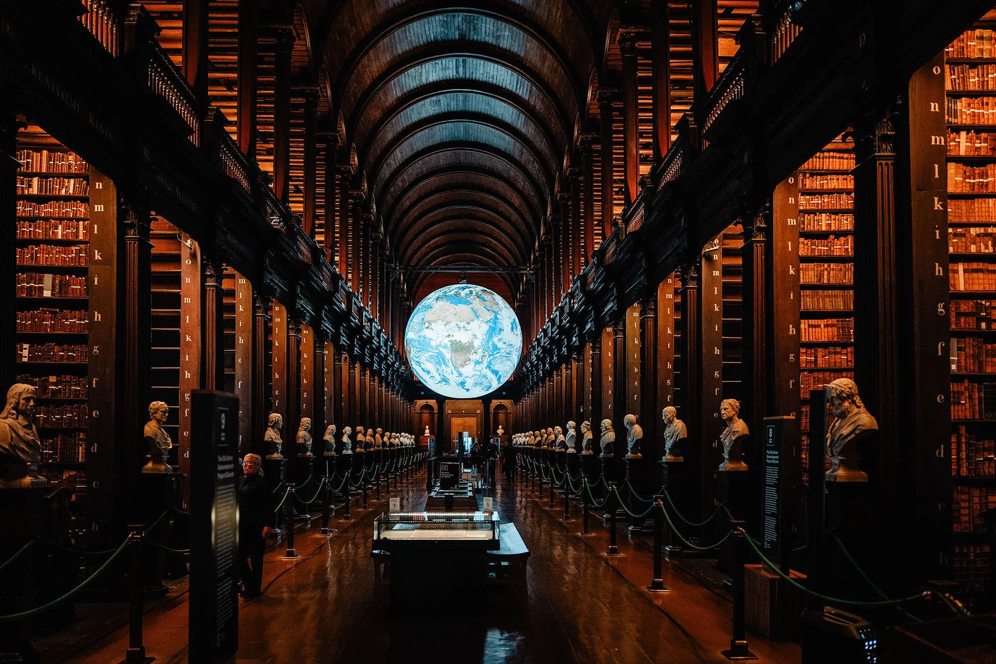 Incentive_travel_photographer_trinity-library.jpg