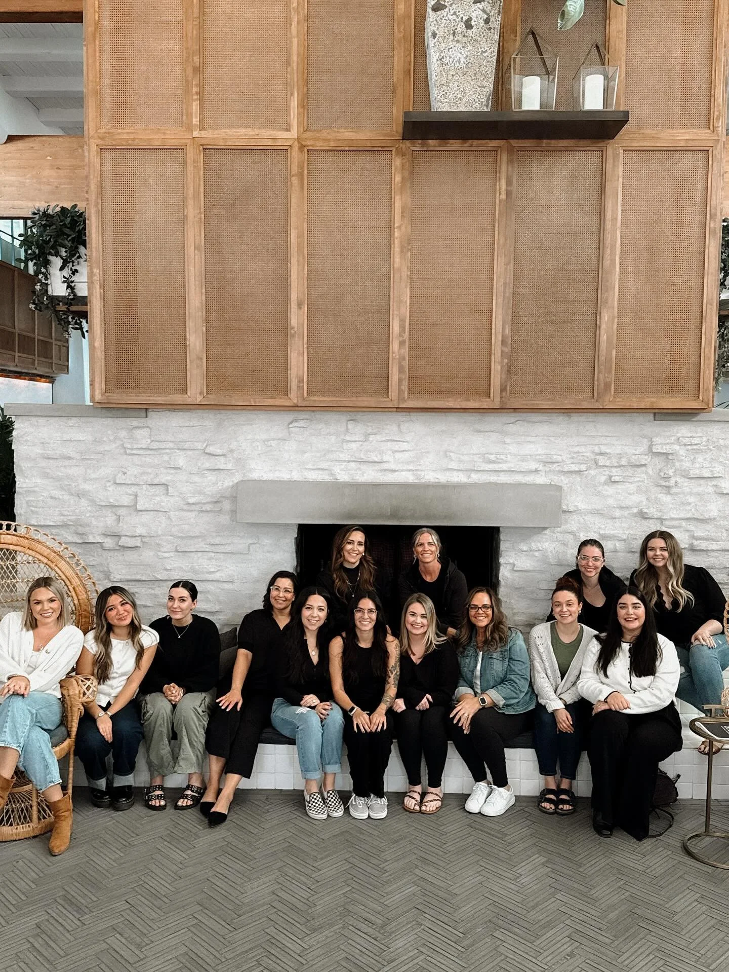 Always growing, always learning πΏ
A handful of our Ananda team took part in Aveda’s Benchmark + Revenue class — diving into new ways to elevate the guest experience and grow behind the chair. 
We’re so proud of our team for conti