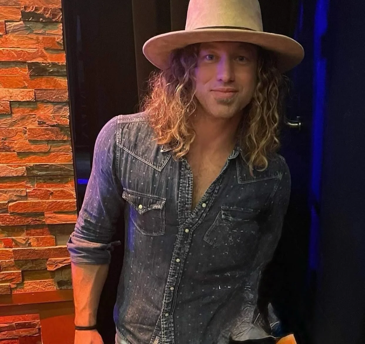 Alright&hellip; Tuesday Truth time 

Ask me anything.
Could be serious, funny, random&mdash;I&rsquo;m here for it.

Let&rsquo;s see what y'all got! ☺️😬

#truth