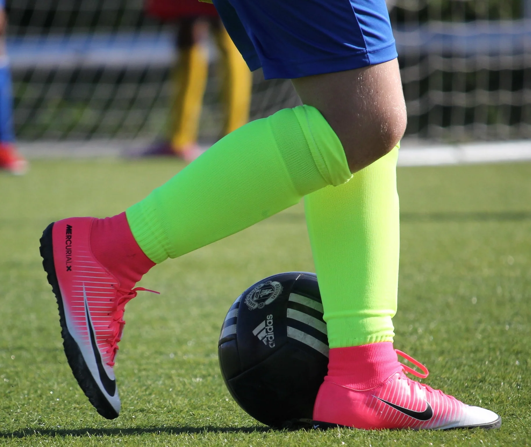 DHL Delivers Manchester United to Turks & Caicos Islands Fans