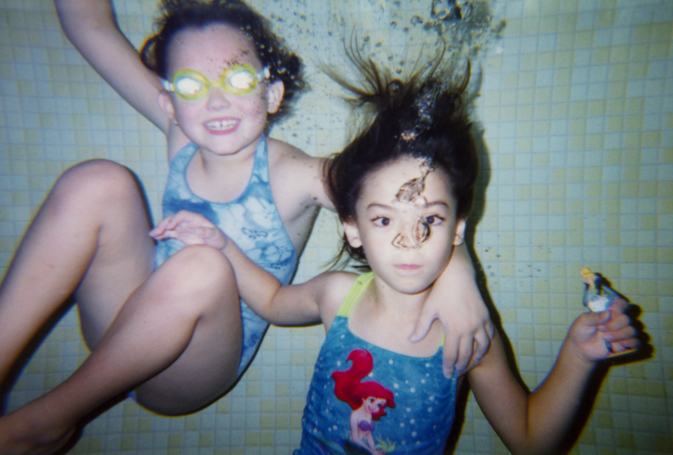 20020600 VU Pool KilpiZyg - Jenna + Hannah 1.jpg