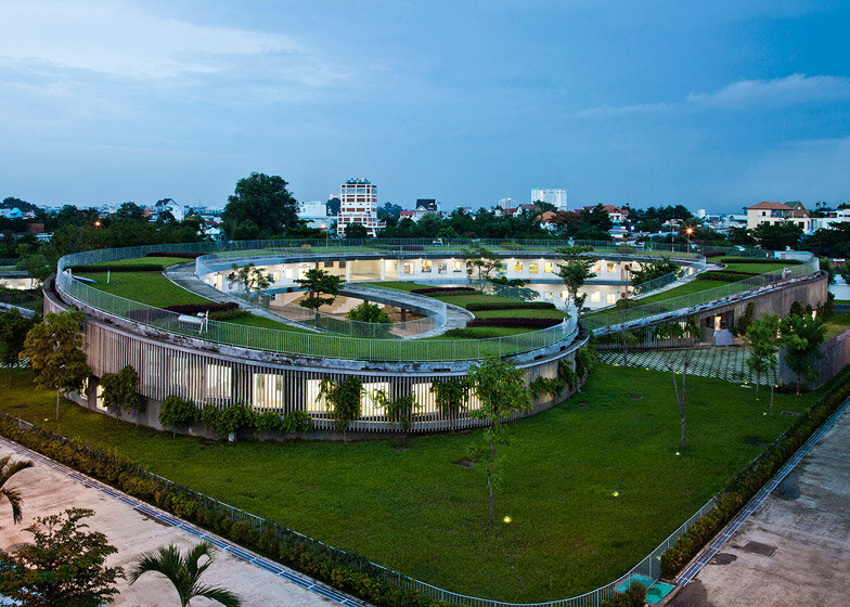 Farming-Kindergarten-by-Vo-Trong-Nghia_dezeen_784_15.jpg