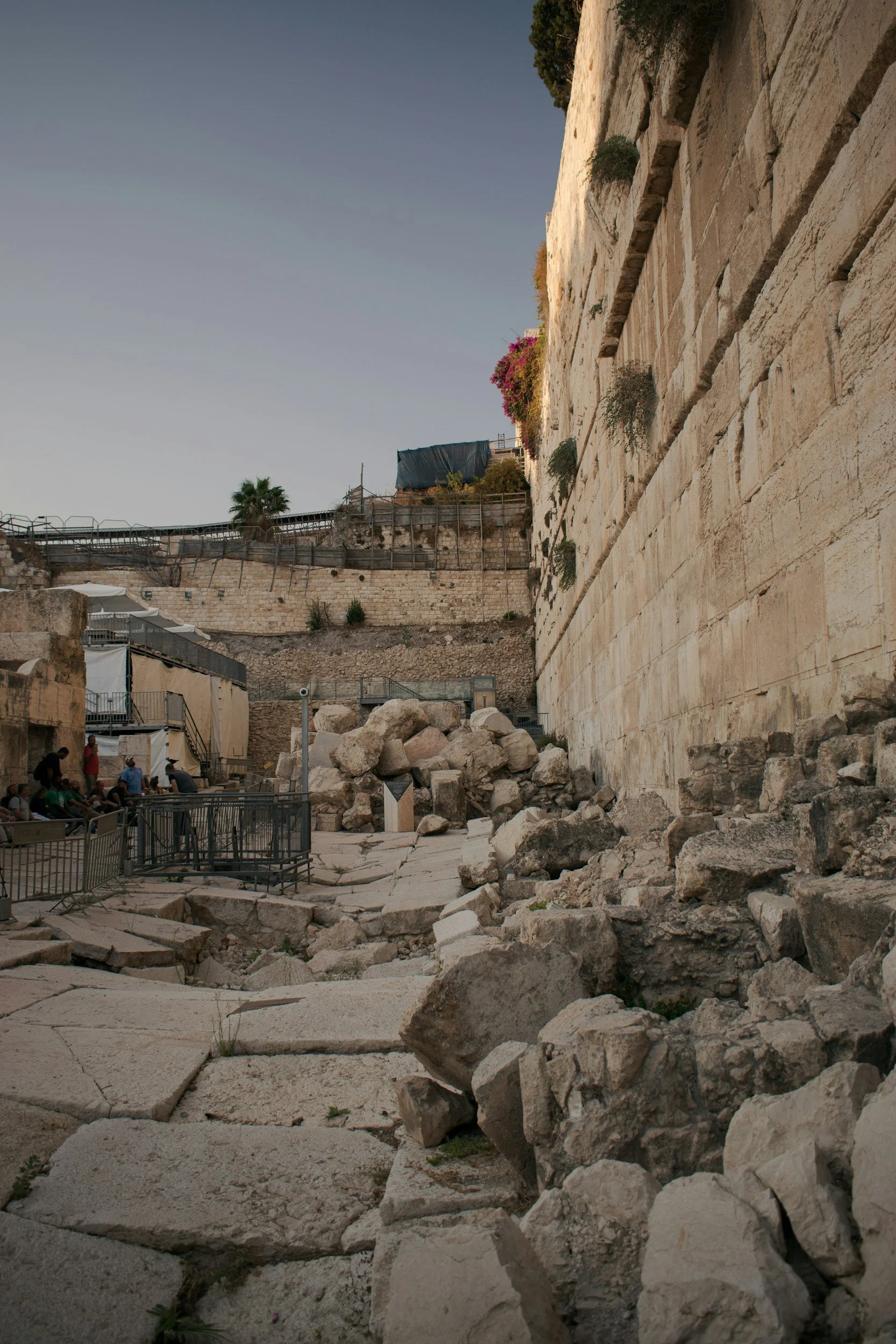 12/28 “성벽 공사의 마지막 고비" (느 6)