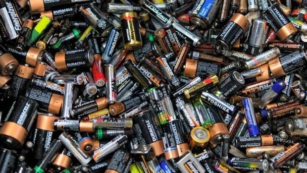 batteries waste.jpg