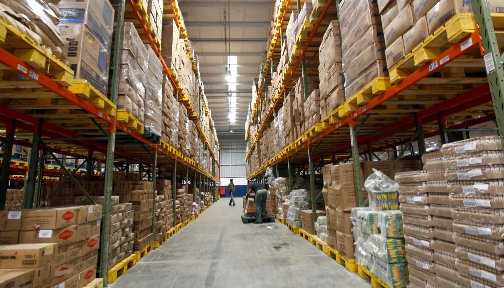 Warehouse_of_Grupo_Martins_in_Cama%C3%A7ari_%28Brazil%29.jpg