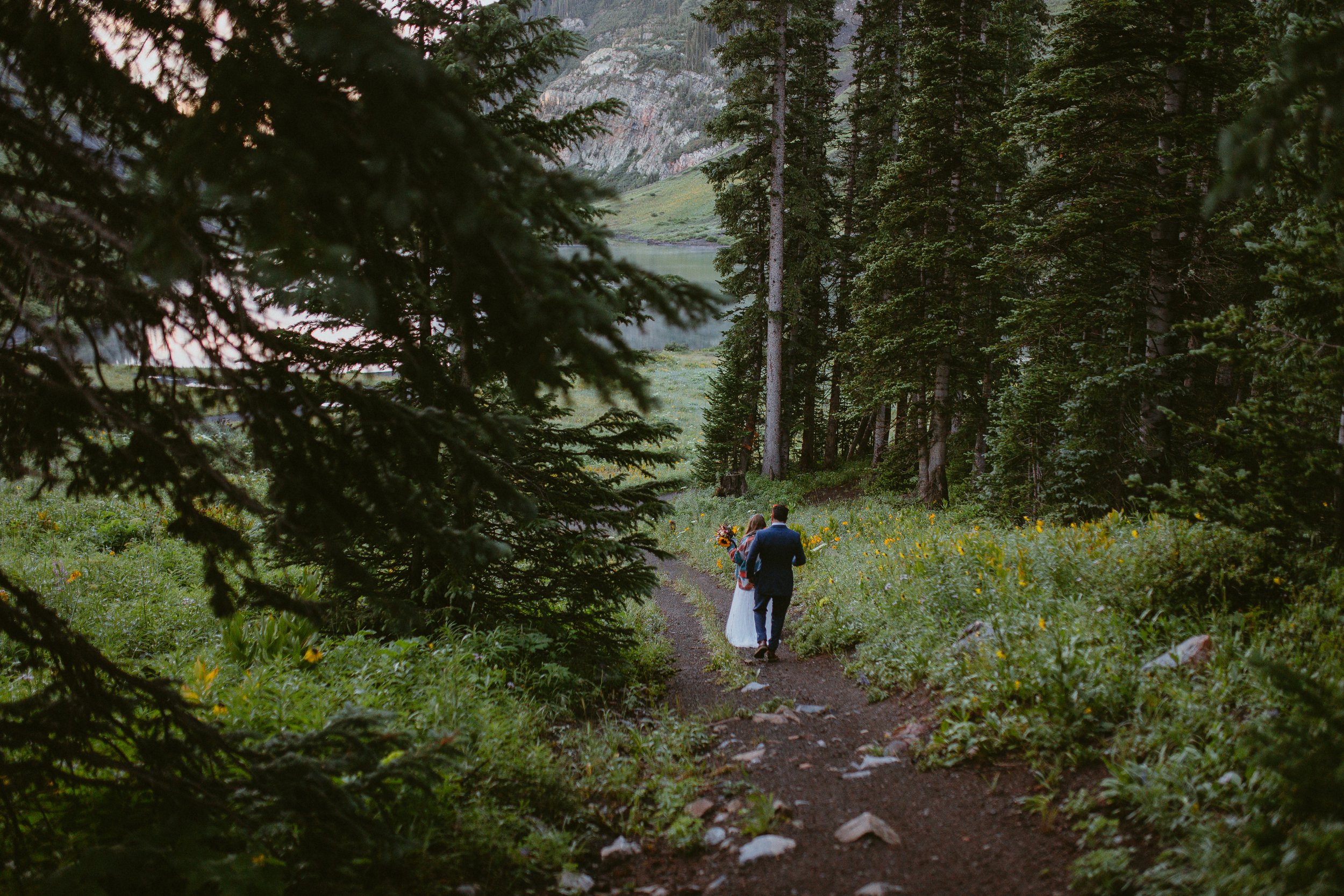 crested butte emerald lake elopement