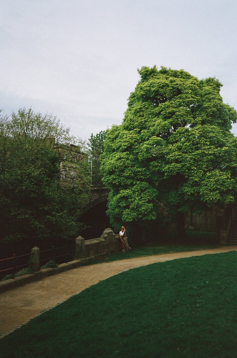 edinburgh-engagement-photos-scotland-5.jpg