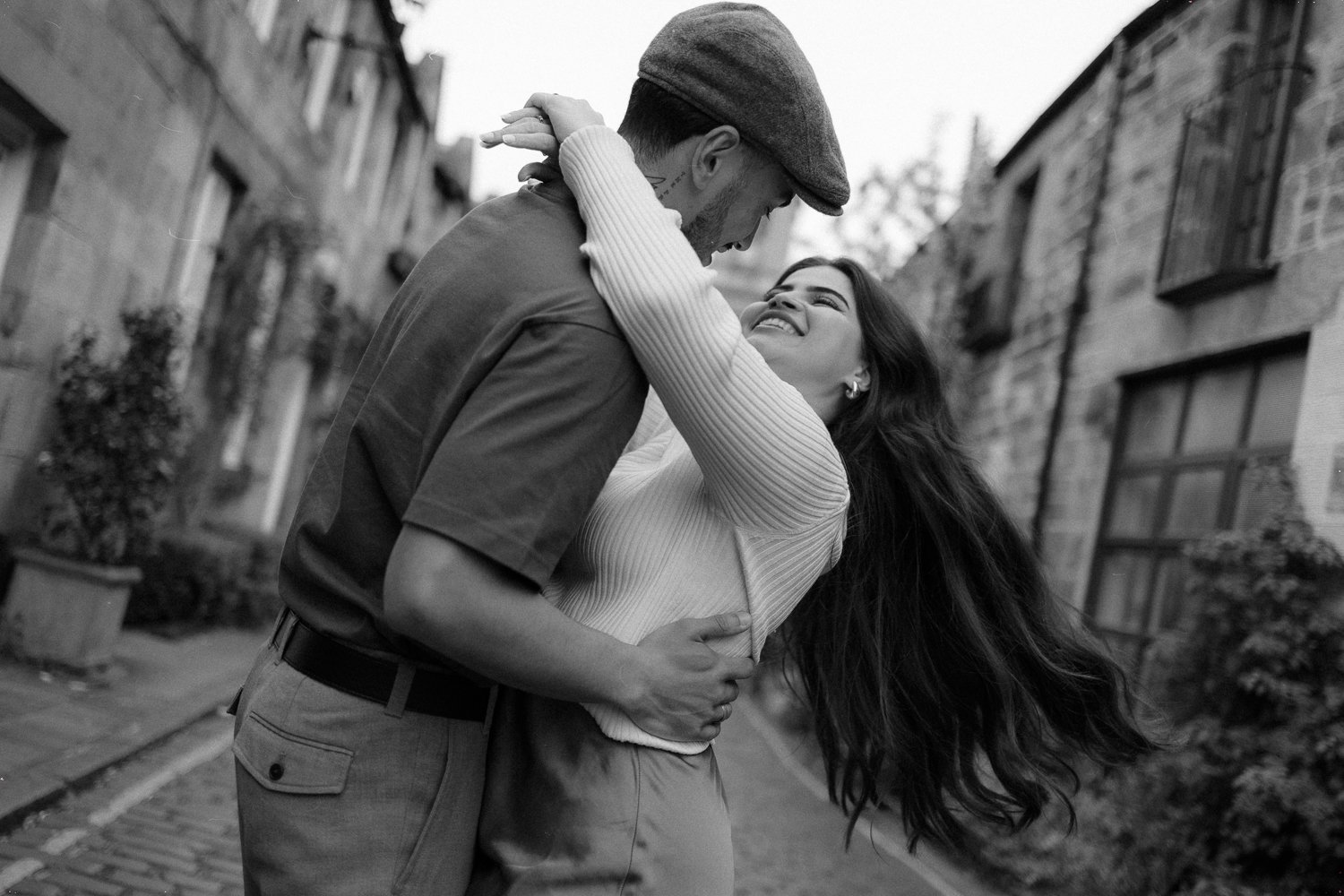 edinburgh-engagement-photos-scotland-11.jpg