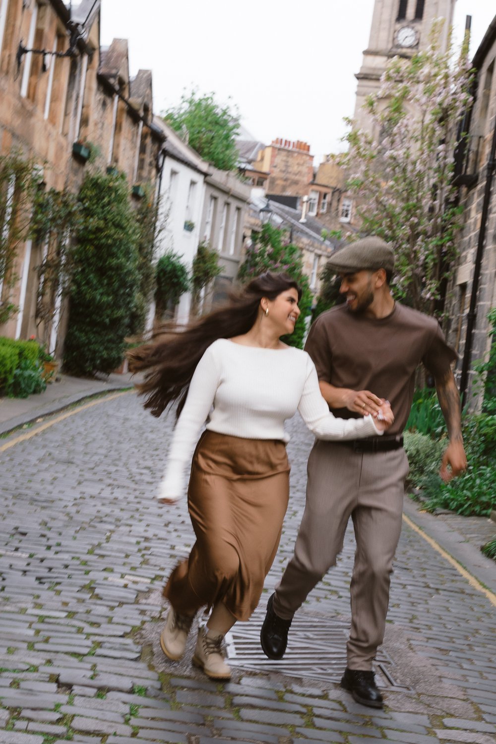 edinburgh-engagement-photos-scotland-13.jpg