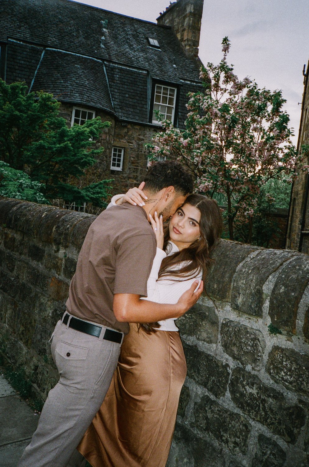 edinburgh-engagement-photos-scotland-16.jpg