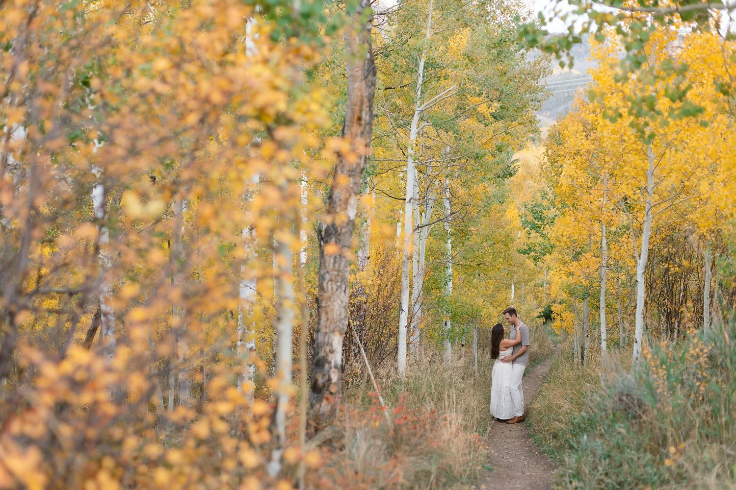 Colorado-mountains-fall-engagement-aspens-7.jpg