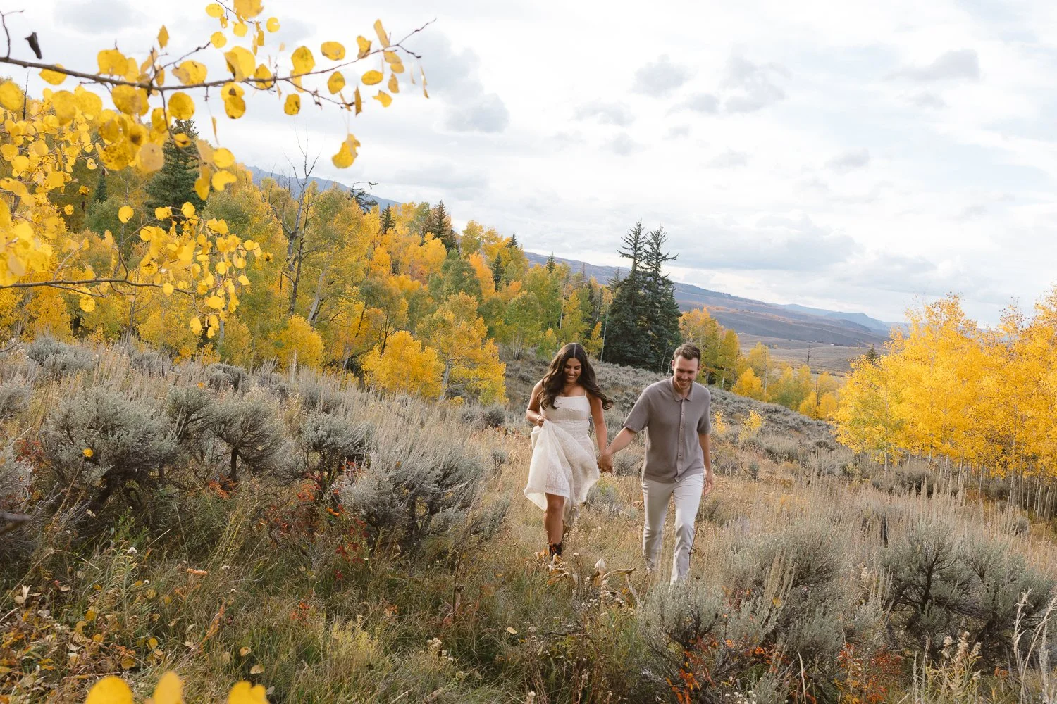 Colorado-mountains-fall-engagement-aspens-11.jpg