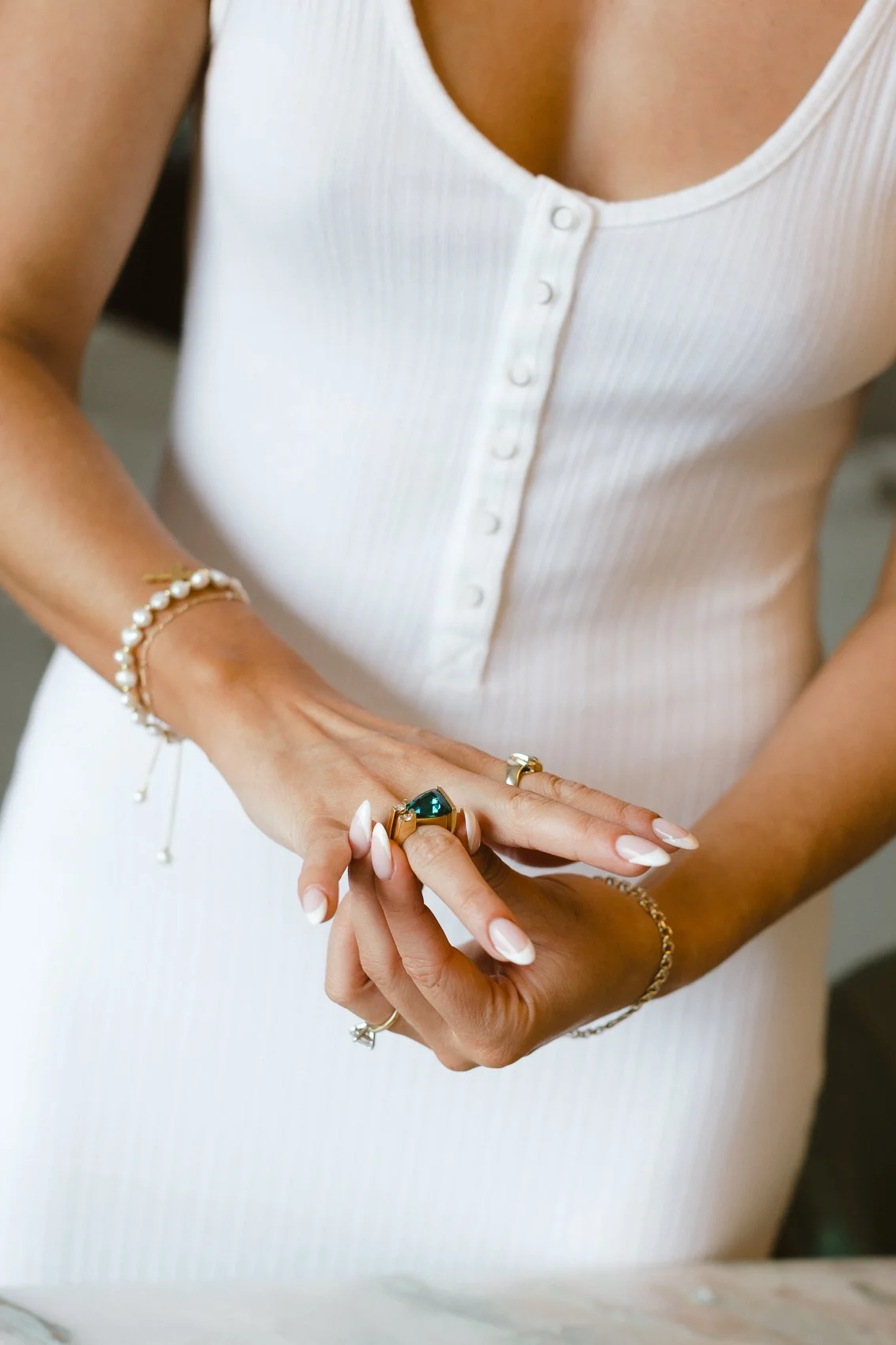  Bride gets ready in the Clio Hotel in Denver, Colorado wedding photographer. 