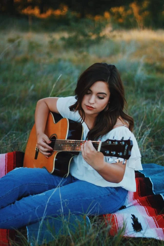 Katie grace Henderson will lead us an awesome time of fireside praise and worship.