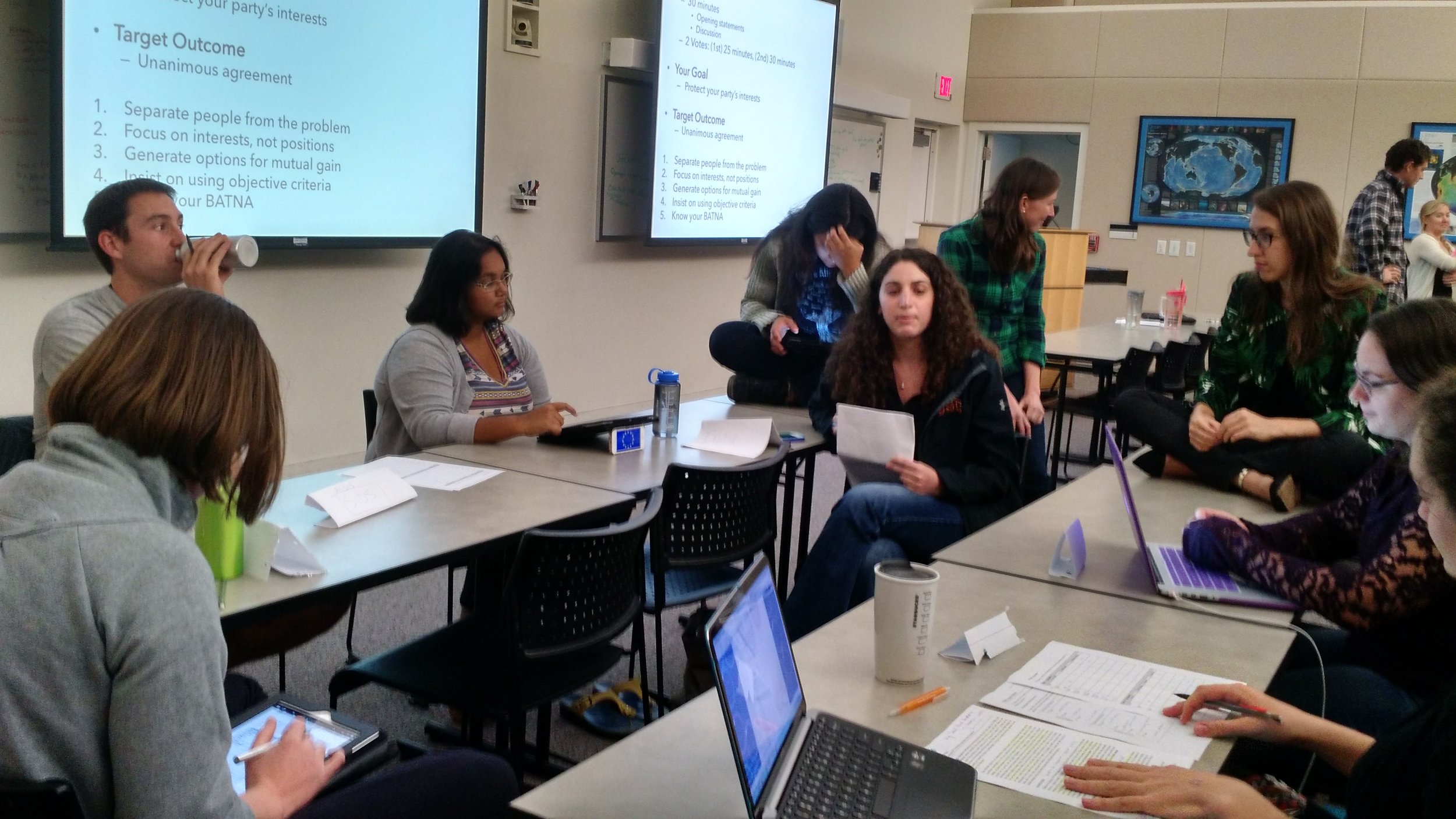 Students lead class in a small group activity on oceans stakeholders. (Marine Policy 2014)