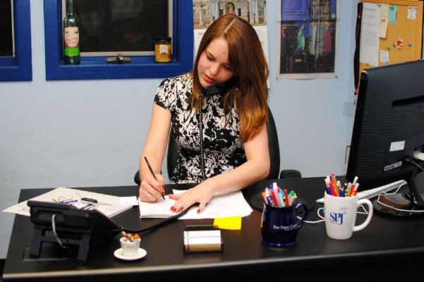 Deziel working as Editor-in-Chief at the Daily Campus , UConn’s student paper, in 2012. Credit: Rachel Weiss/The Daily Campus