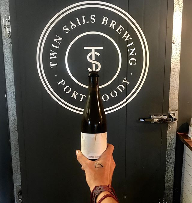 Currently drinking:
Sounds Viognier Wild Ale at @twinsailsbeer
&bull;
Heeeeey @brewersrow - the whole @untapped.craft team (minus @the.partaker - we miss you Wade!) is wandering your streets warming up for the @farmhousefest kickoff event tonight @be