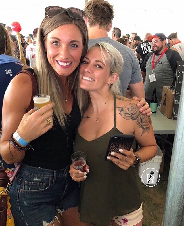 #tbt to last summer at the incredible @dunhambrasserie Foedres Unis and hanging out with the lovely @val.beer.i
&bull;
I&rsquo;ve taken most of the summer off from beer festivals this year to enjoy some time on my little island, but am looking to the