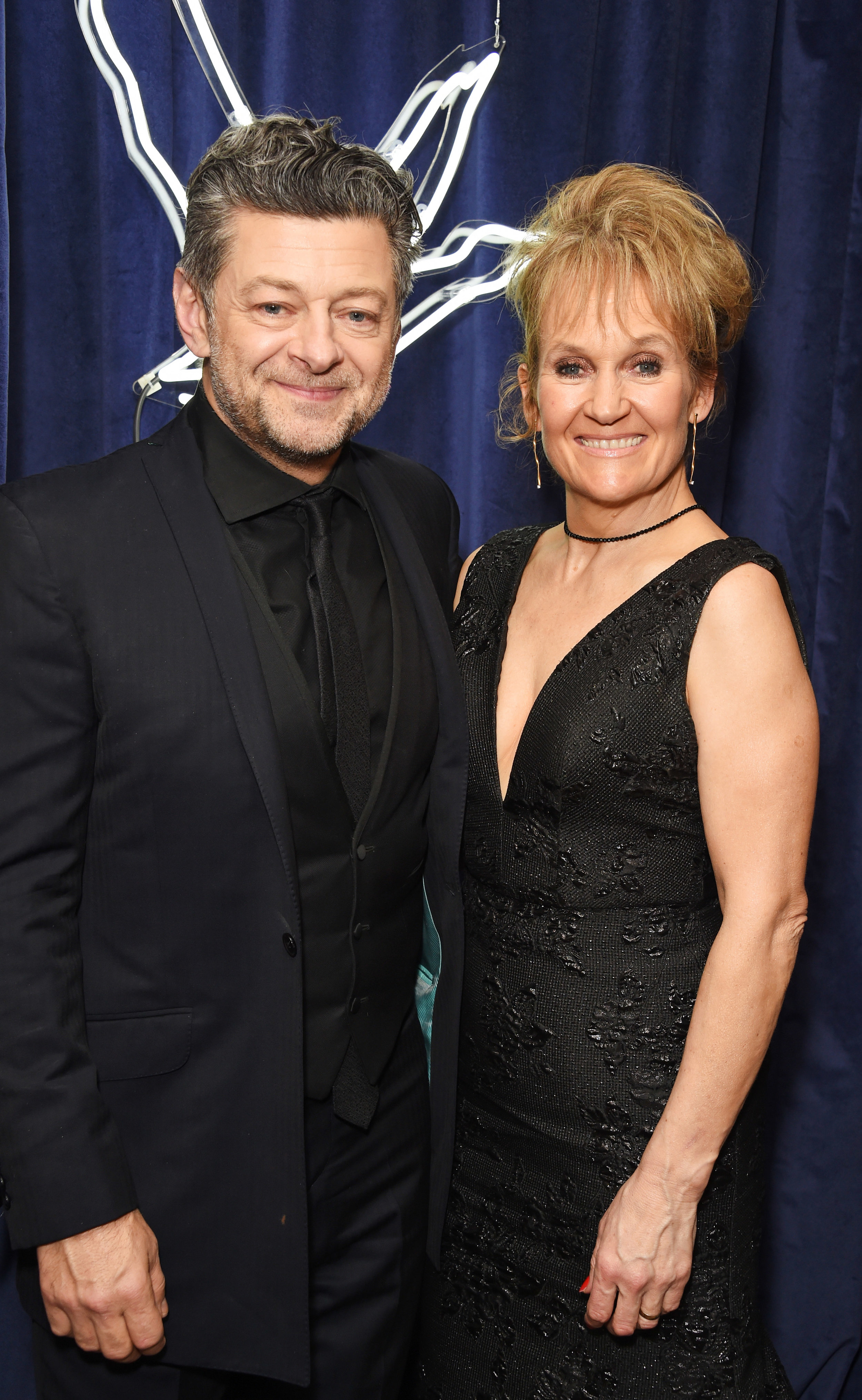 2jfMHr-S4-iGN29u6-bhlSA22XT4Q8fS_Andy_Serkis_and_Lorraine_Ashbourne_DMB-GREY_GOOSE_BAFTA_AFTERPARTY045.jpg