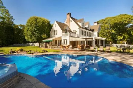 468 River Rd - Nissequogue, New York