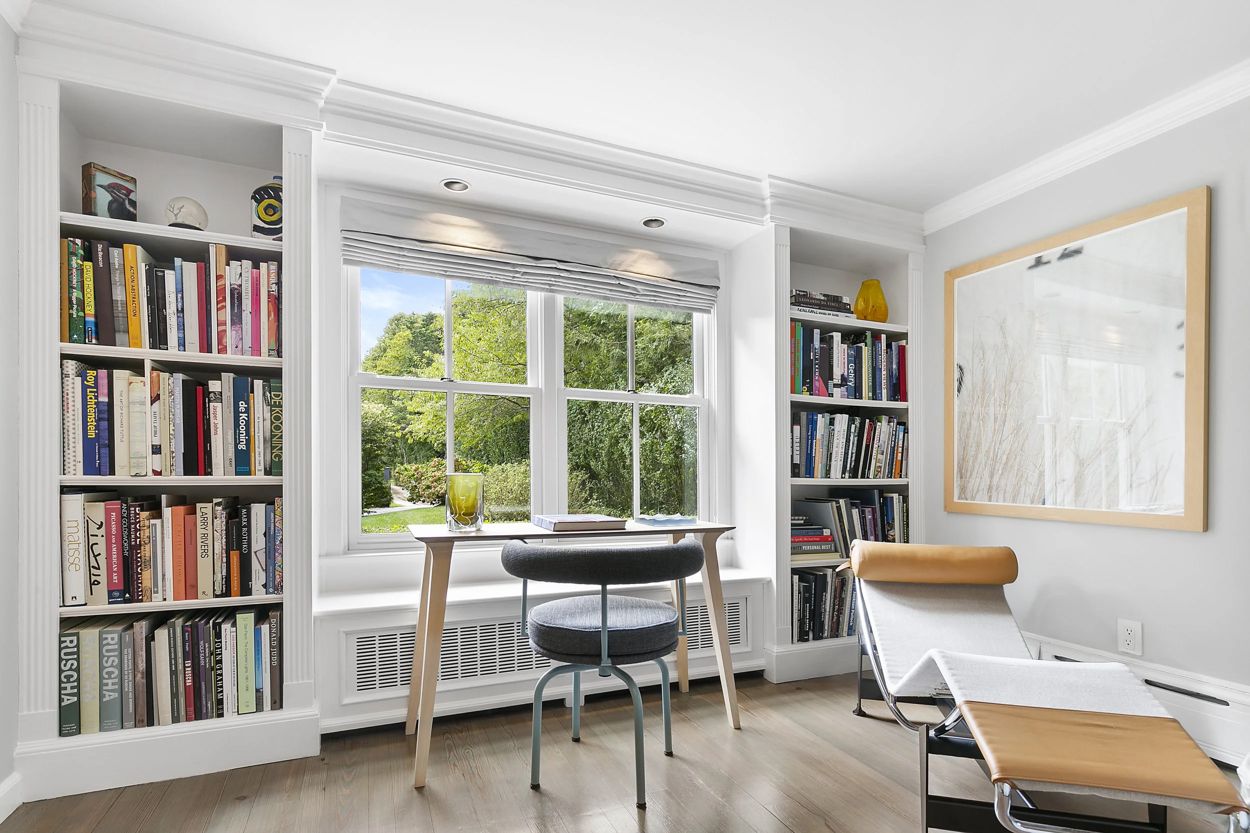 659HillStreetSouthamptonVillageNewYork_TheresaTerri_Brown_DouglasElliman_Photography_70964585_high_res.jpg