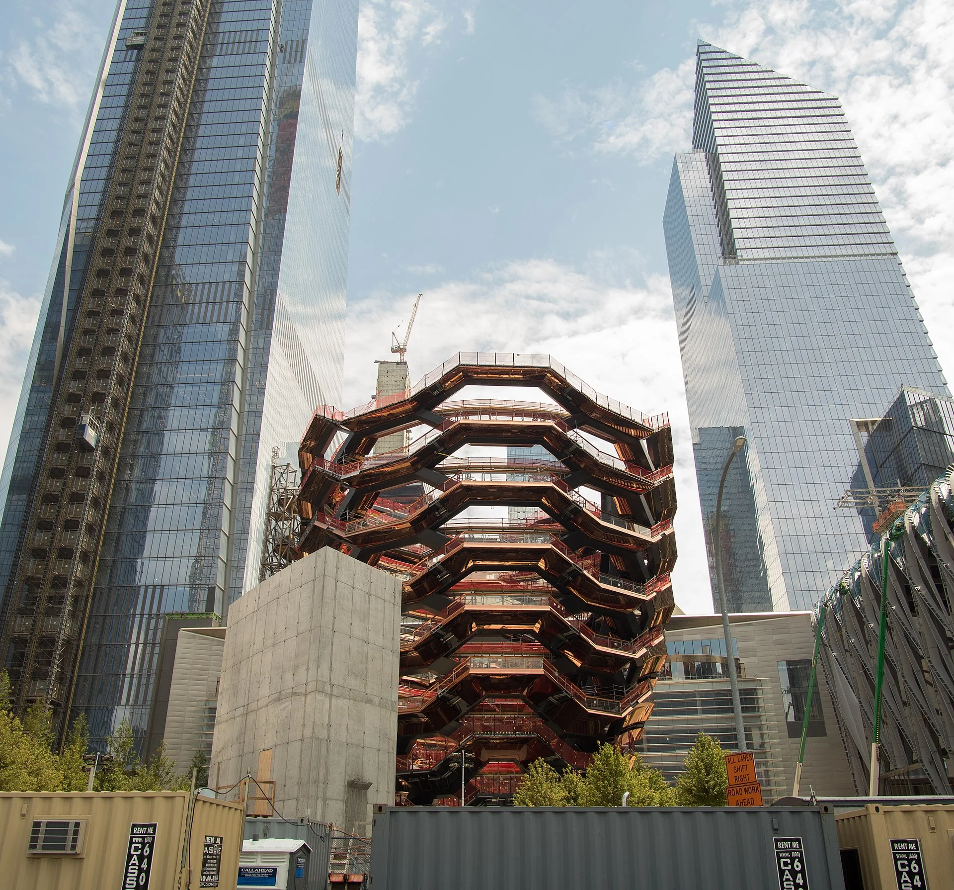 1920px-Hudson_Yards_(22066).jpg