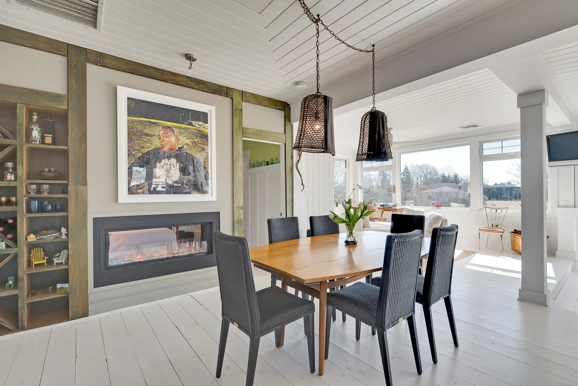 7SpringvilleCircleHamptonBaysNewYork_Peter_Moray_DouglasElliman_Photography_75315014_high_res.jpg