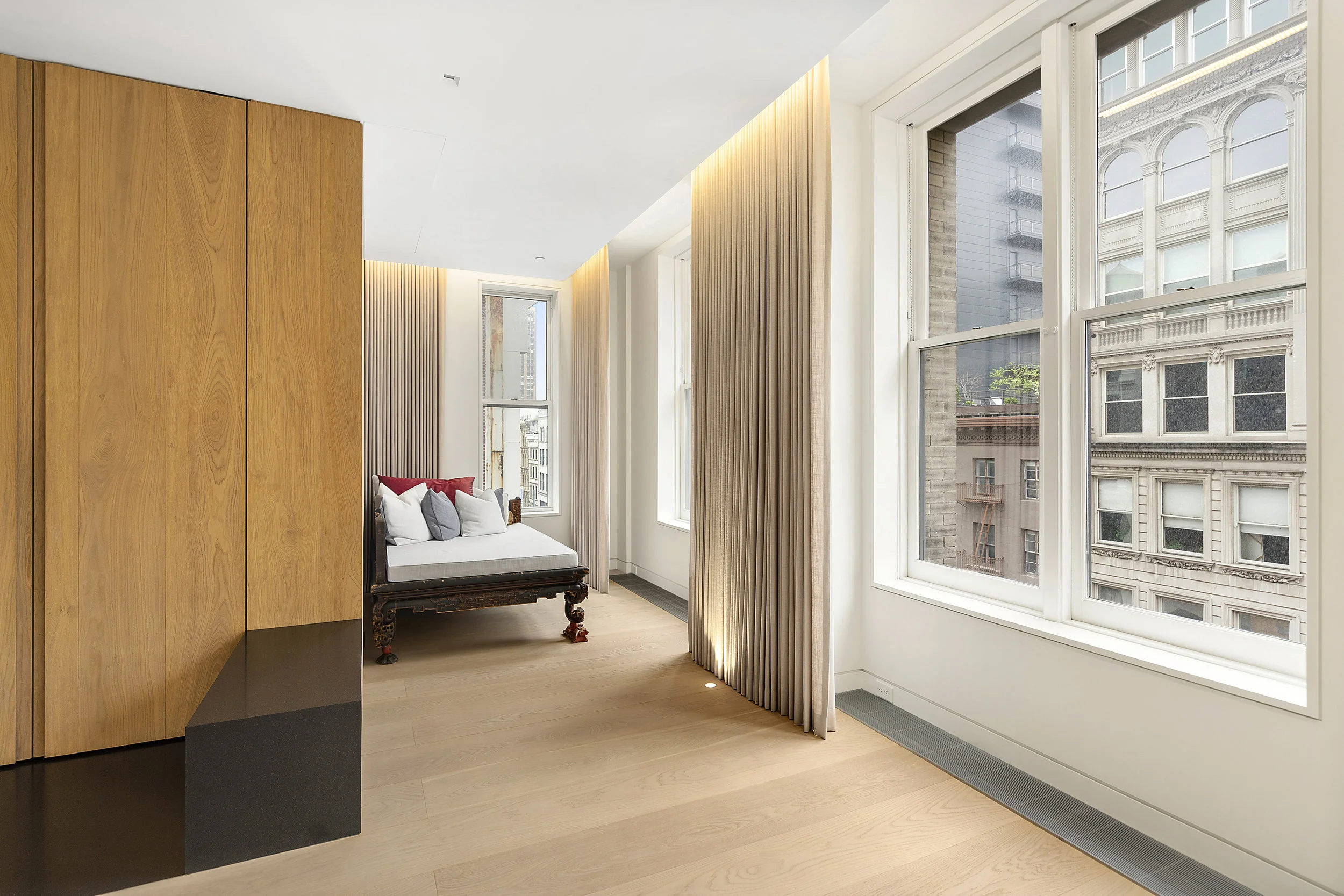 476Broadway5F-SoHo-NolitaNewYork_Matthew_Slosar_DouglasElliman_Photography_77975583_high_res.jpg