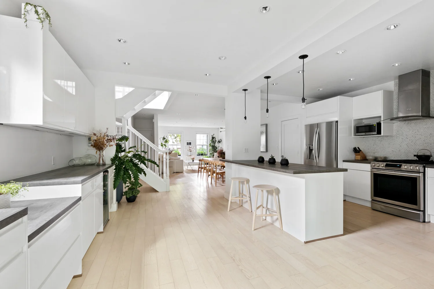 35DevoeStreet-EastWilliamsburgNewYork_Daniel_Fried_DouglasElliman_Photography_80615624_high_res.jpg