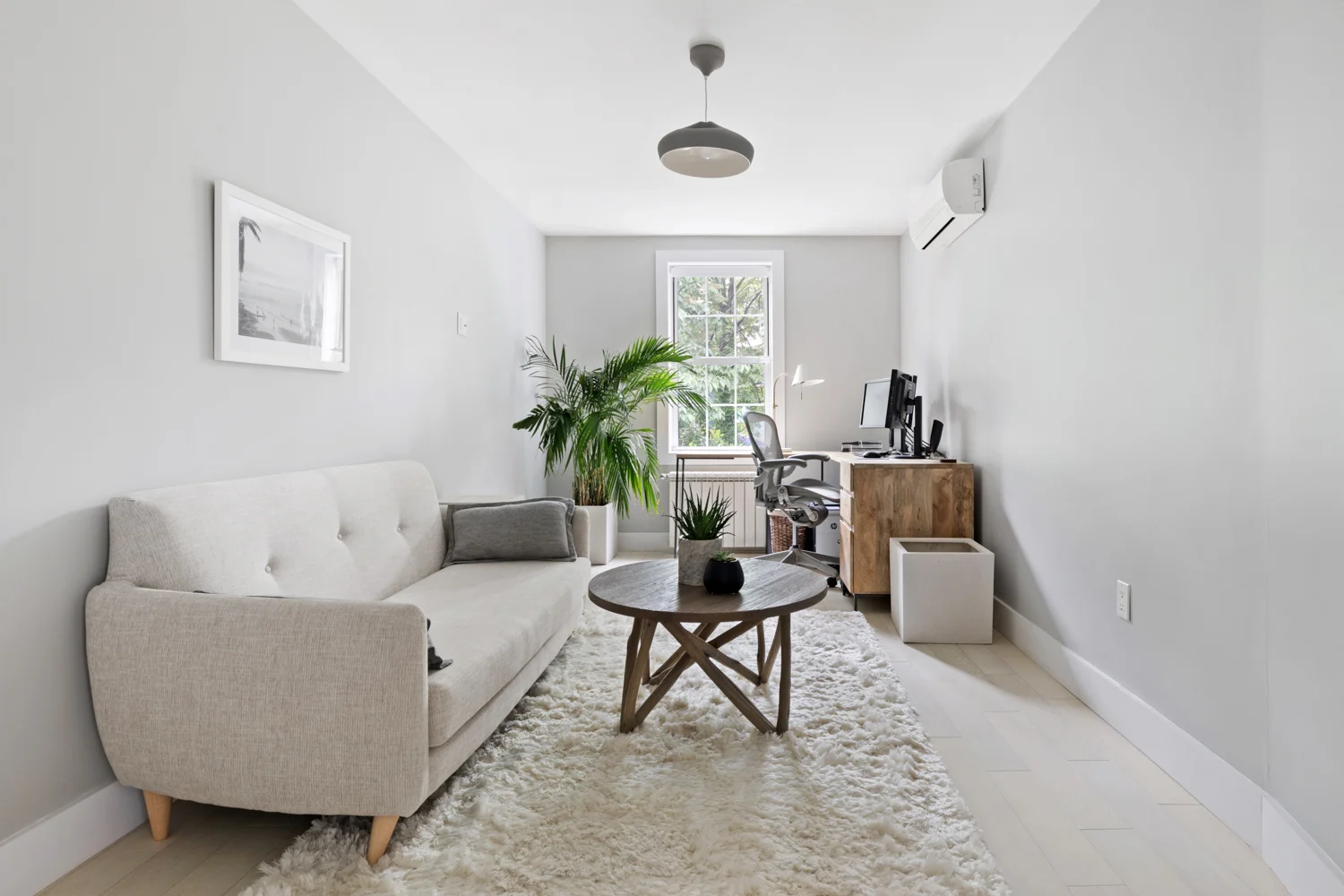 35DevoeStreet-EastWilliamsburgNewYork_Daniel_Fried_DouglasElliman_Photography_80616026_high_res.jpg