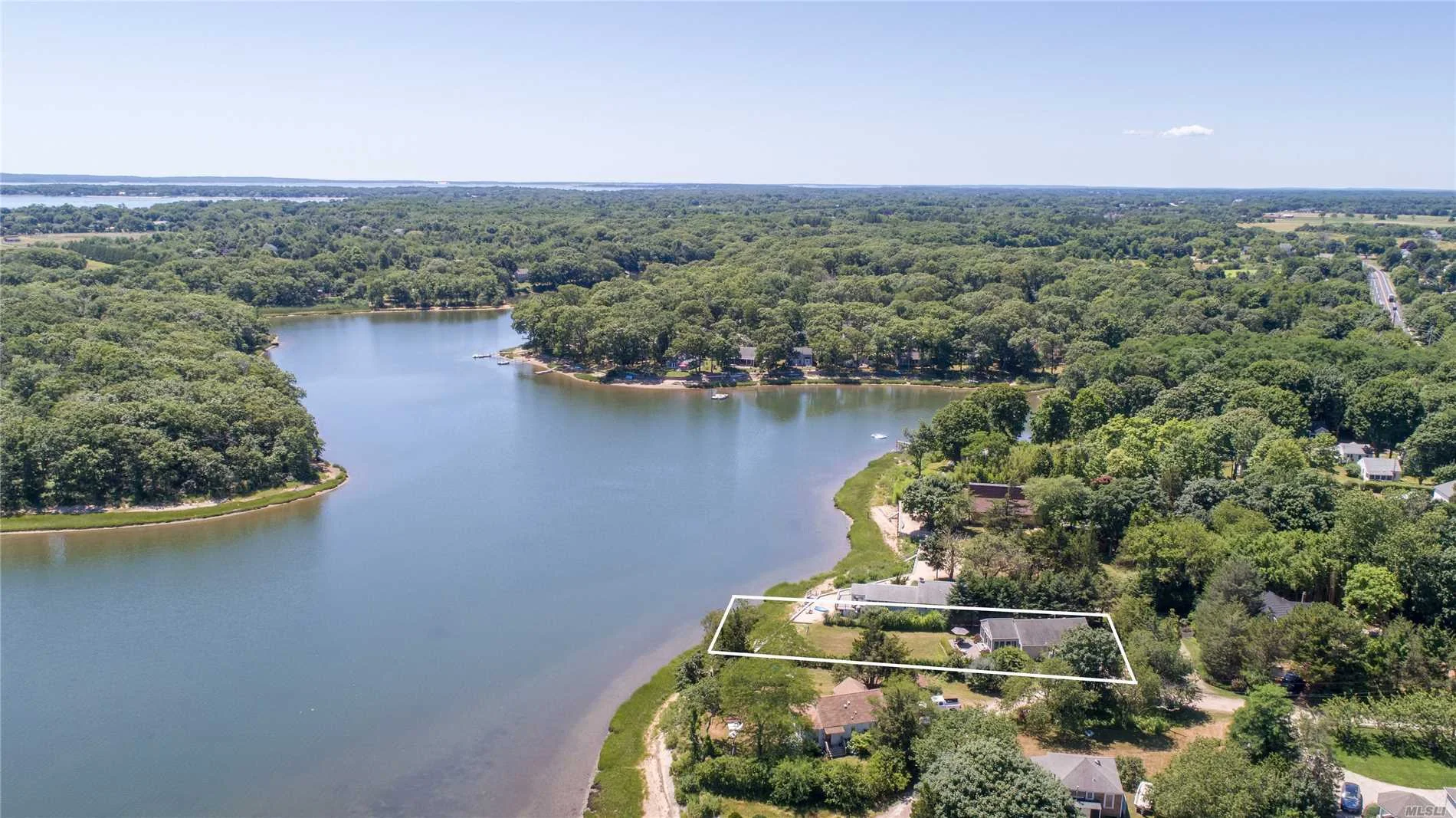 450ERichmondRd-SoutholdNewYork_Kenneth_Poliwoda_DouglasElliman_Photography_70311336_high_res.jpg