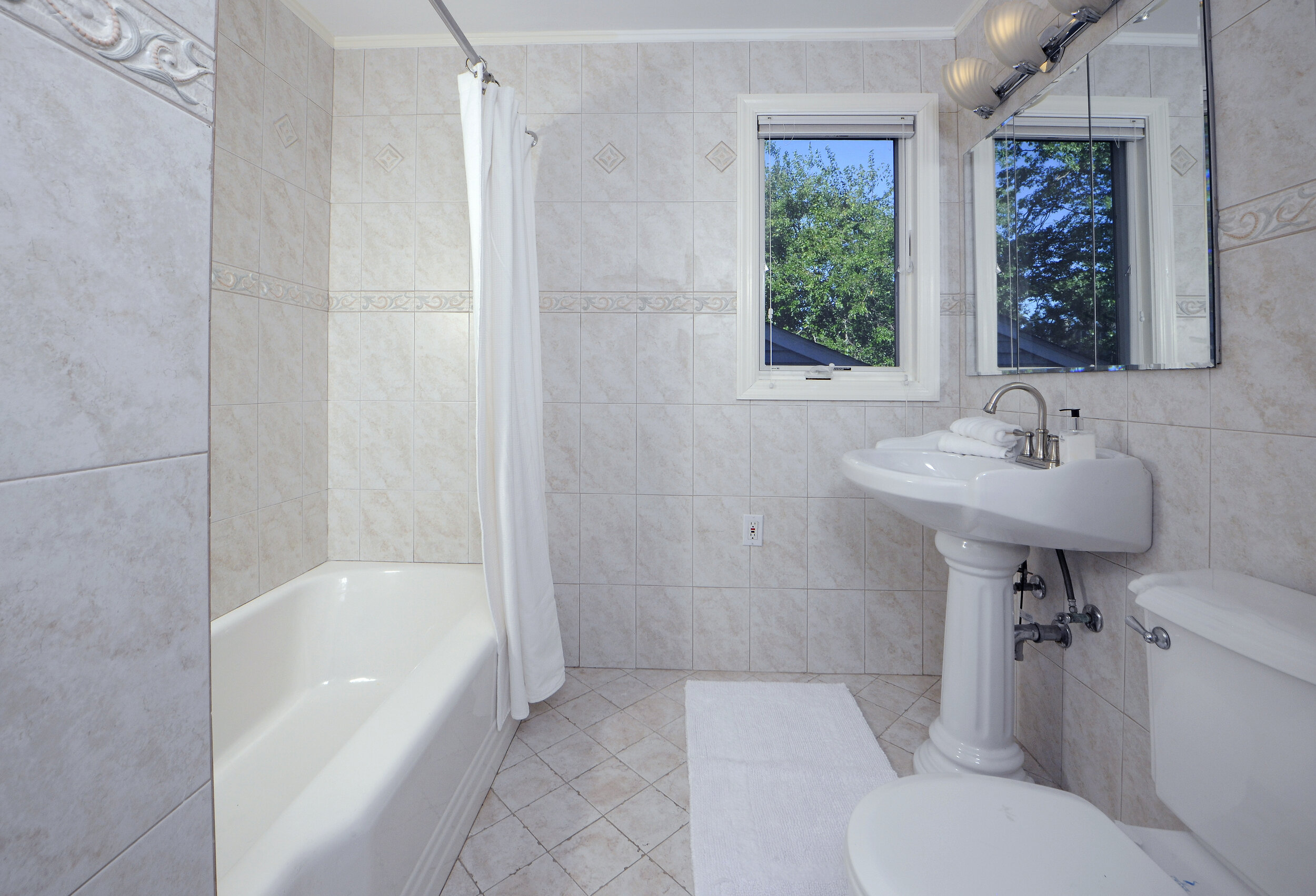 Bath2.jpg