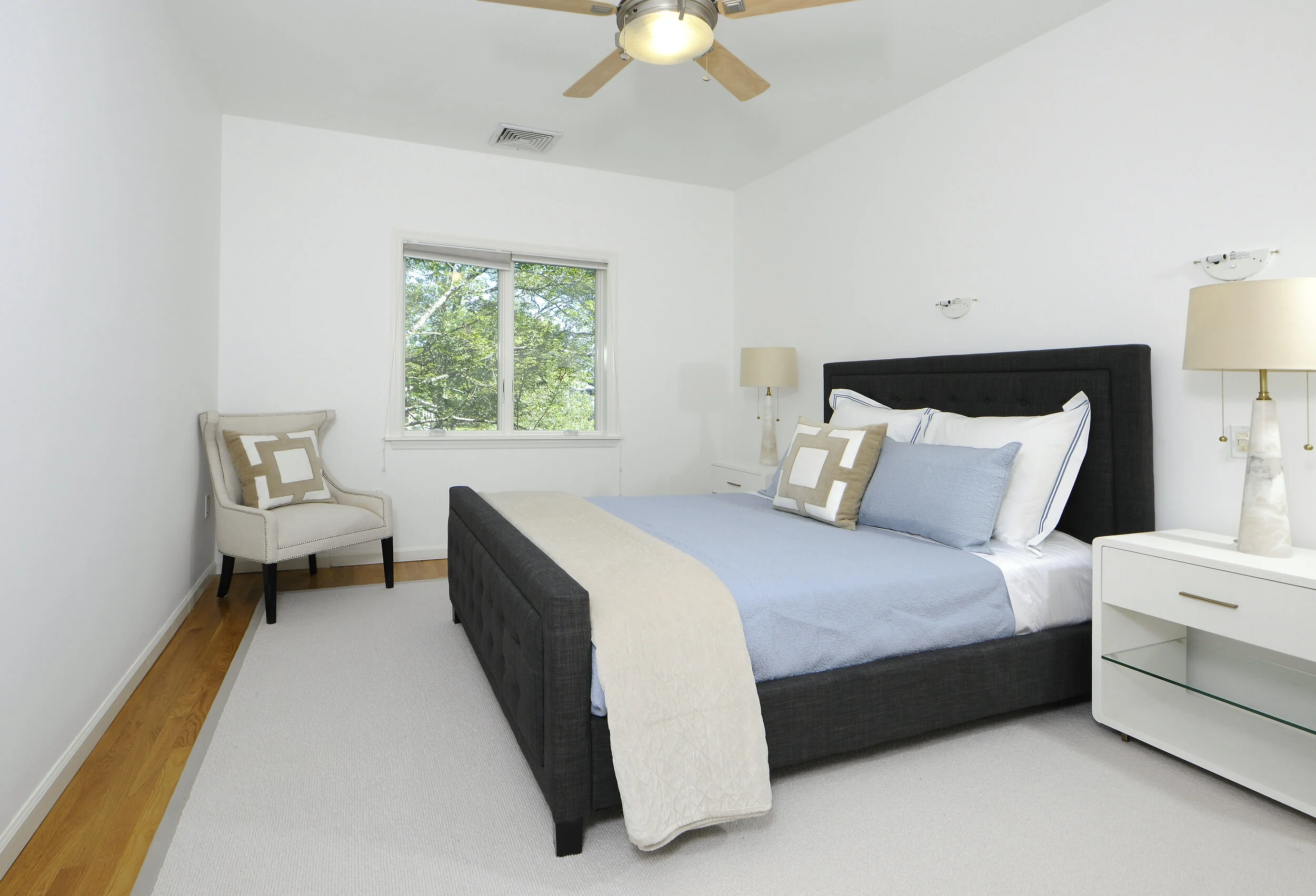 Bed1.jpg
