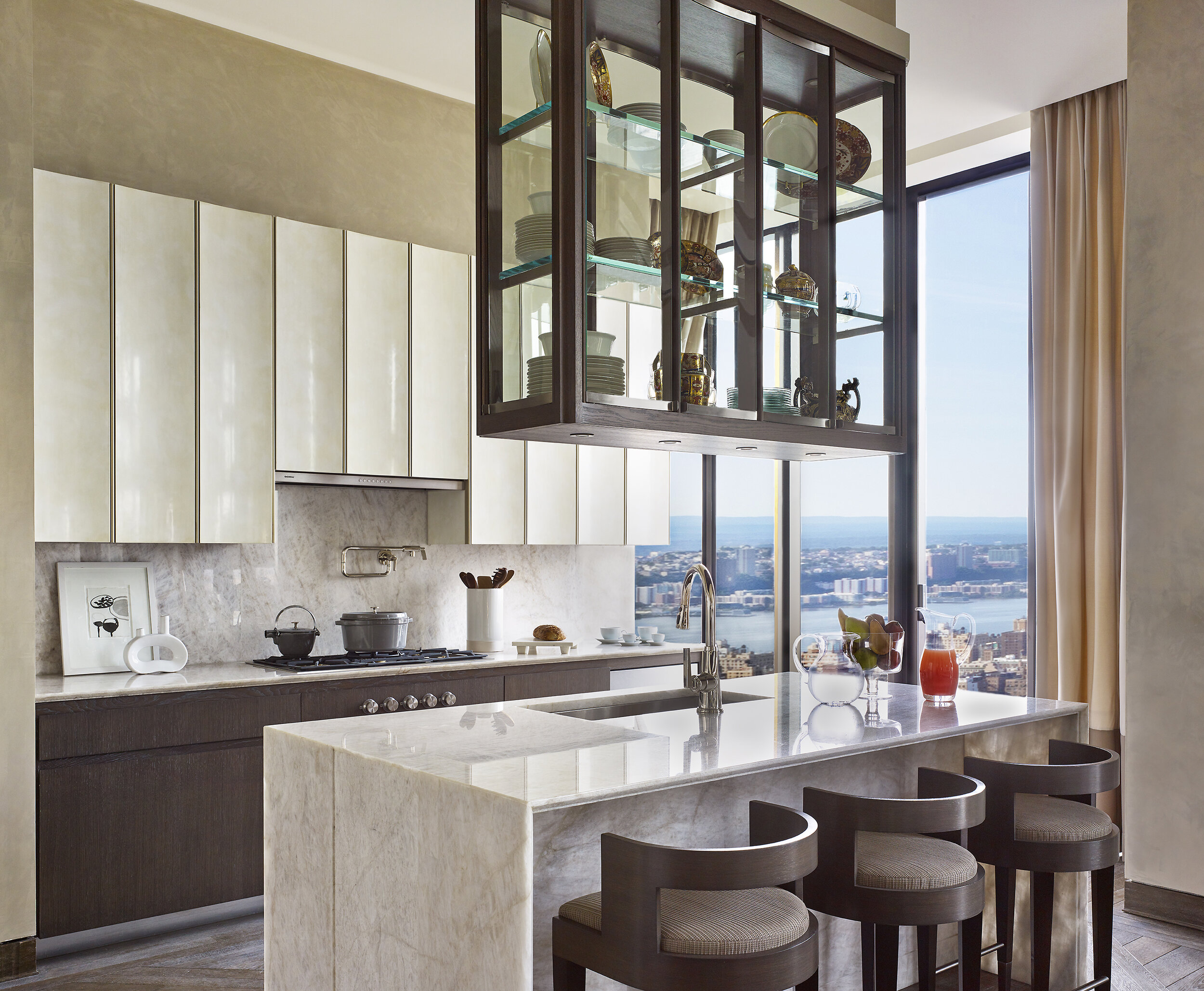 111 W57th Street_43rd Floor_Kitchen_REVISED_CROP 2_HORIZONTAL_photo Peter Murdock.jpg